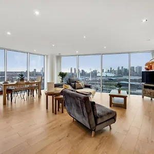 https://deluxe-two-bed-apartment-by-london-excel.cambridgehotelsuk.com