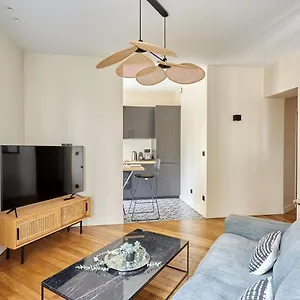https://superb-invalide-apartment-invalide-near-eiffel-tower-cambronne.fr-paris.fr